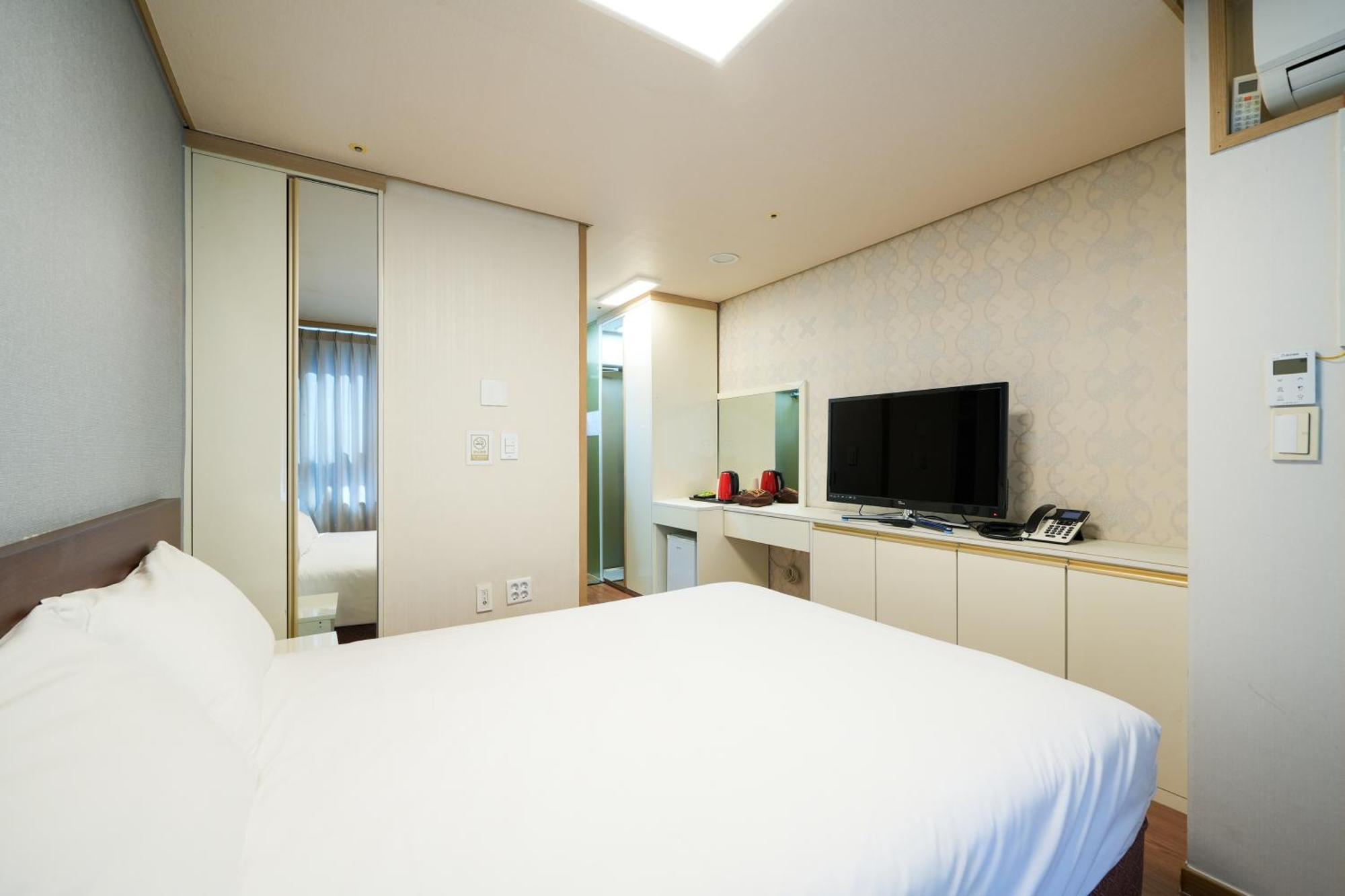 Hotel Aventree Yeouido Seoul Room photo